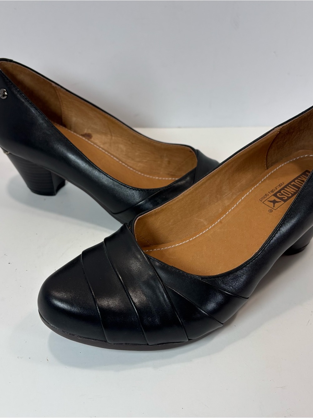Pikolinos Black Leather Pumps Women’s Sz 8 (38) Wrapped White Stitching Low Heel